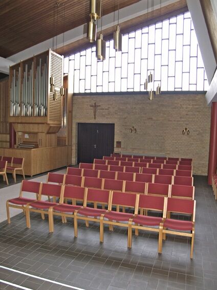Titus High-Stacking Wooden Church Chair | All By Material | TITUS Titus High-Stacking Wooden Church Chair | All By Material | TITUS